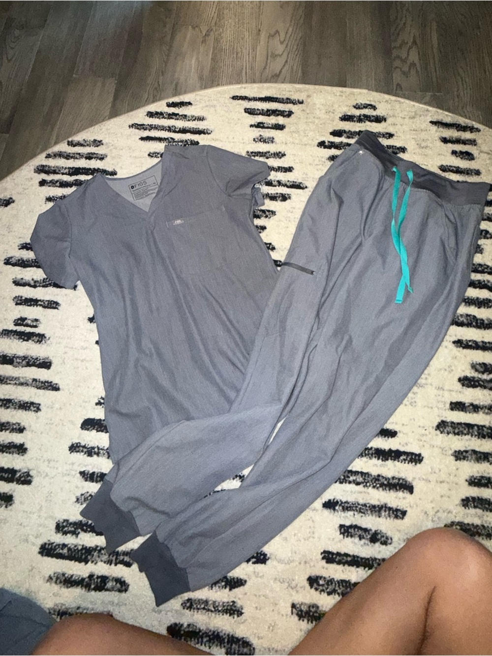Figs women’s scrub set size XS top and XS/Tall joggers